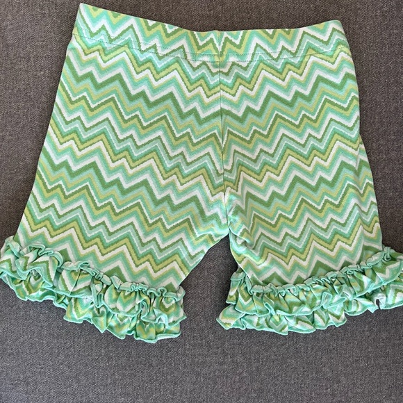 Matilda Jane Green Chevron Ruffle Shorts - Picture 3 of 3